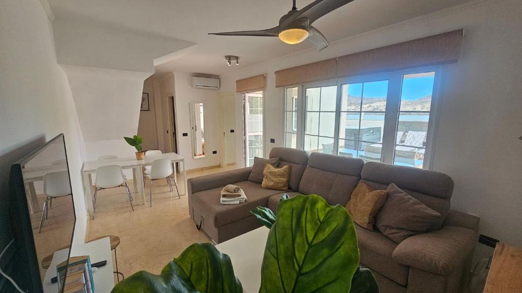 Luxury Renovated Duplex with Pools Private Jacuzzi - 3