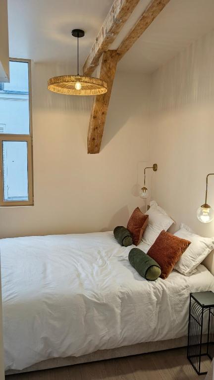Hidden Courtyard Loft - 2
