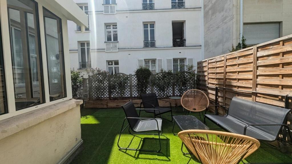 Hidden Courtyard Loft - 3