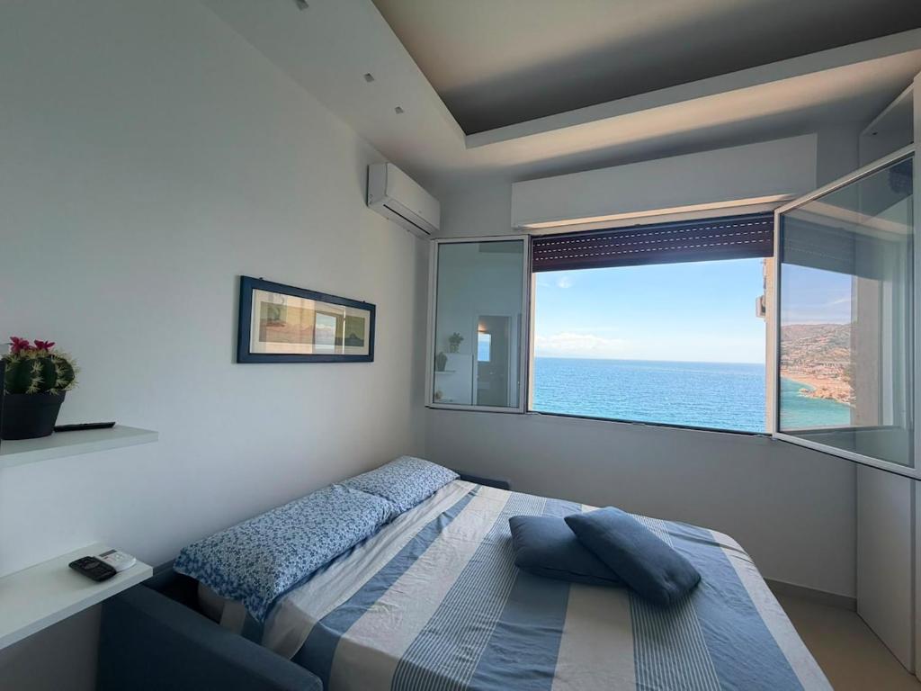 Spinone Sea view studio a few steps from the beach - 1