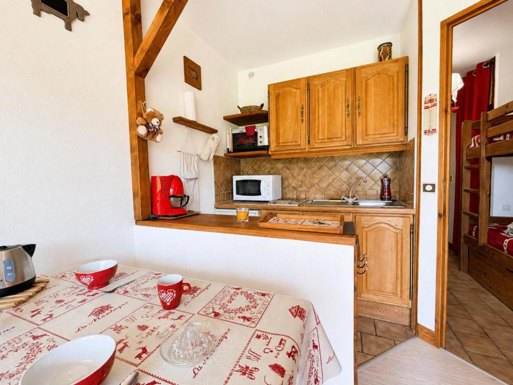 Studio cosy skis aux pieds avec parking, animaux acceptés - 5
