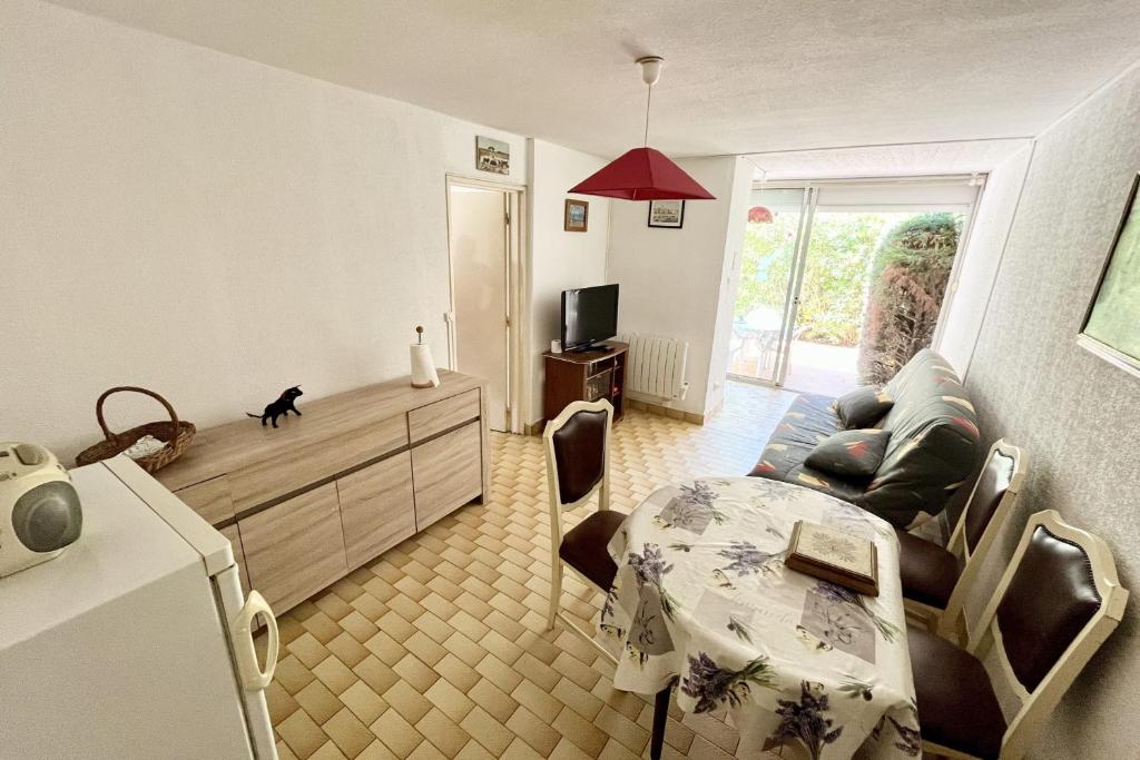 Apartment for 4 at 400 m from the beach - 2