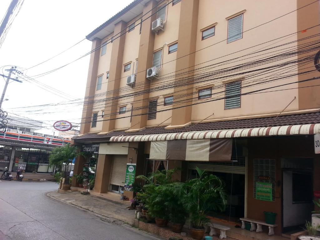 Roong-Arun Apartment photo