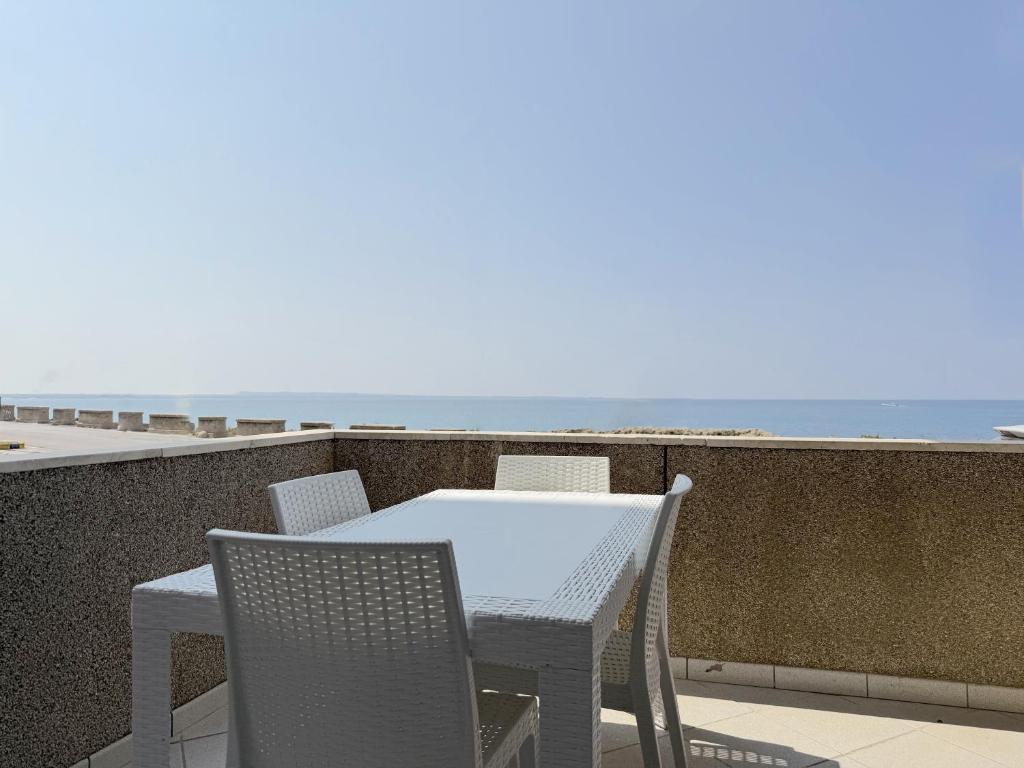 Amarè - Sea Front - 2