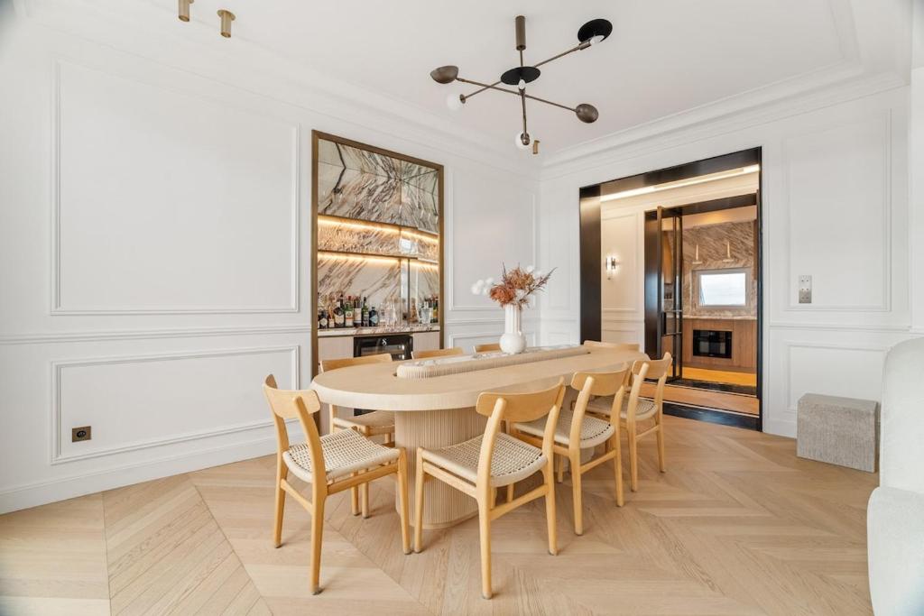 Luxury Apartment - 5