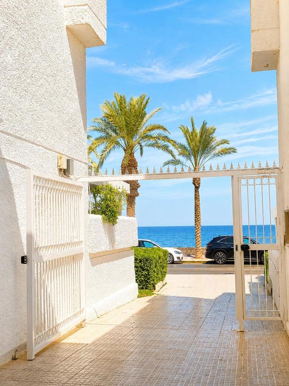 Sea Level Suites, 3 Hab, terraza con vistas al mar, salida a la playa y piscina - 4