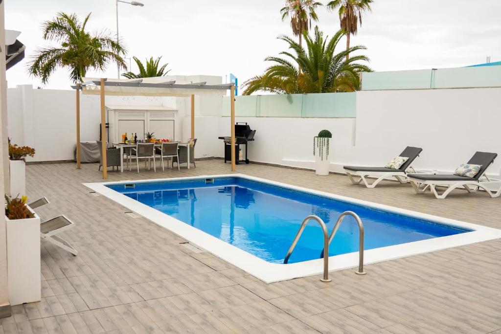 Casa Rafa Villa, 4BR Private Pool, Costa Adeje, Tenerife - 2