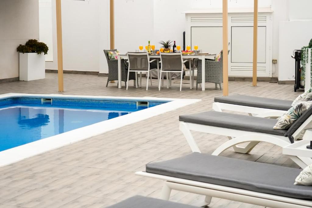 Casa Rafa Villa, 4BR Private Pool, Costa Adeje, Tenerife - 5