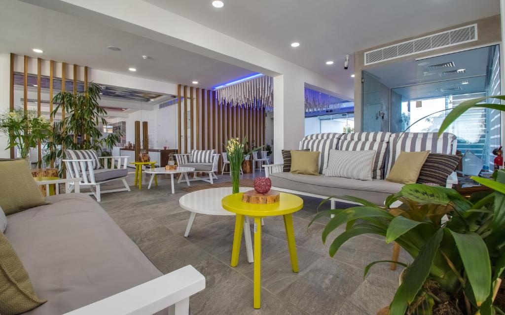 Island Boutique Hotel — Hotel building in Larnaca, Larnaca Region