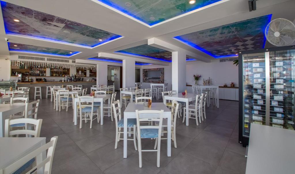 Island Boutique Hotel — Restaurant & bars in Larnaca, Larnaca Region