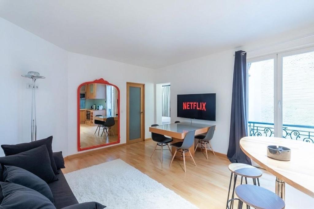 Elegant 2BR - Sleeps 7 - Walk to Arc de Triomphe - 1