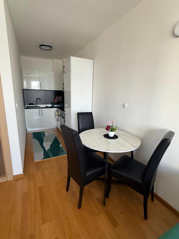 Daky home near AirPort ,tram and City center - 5