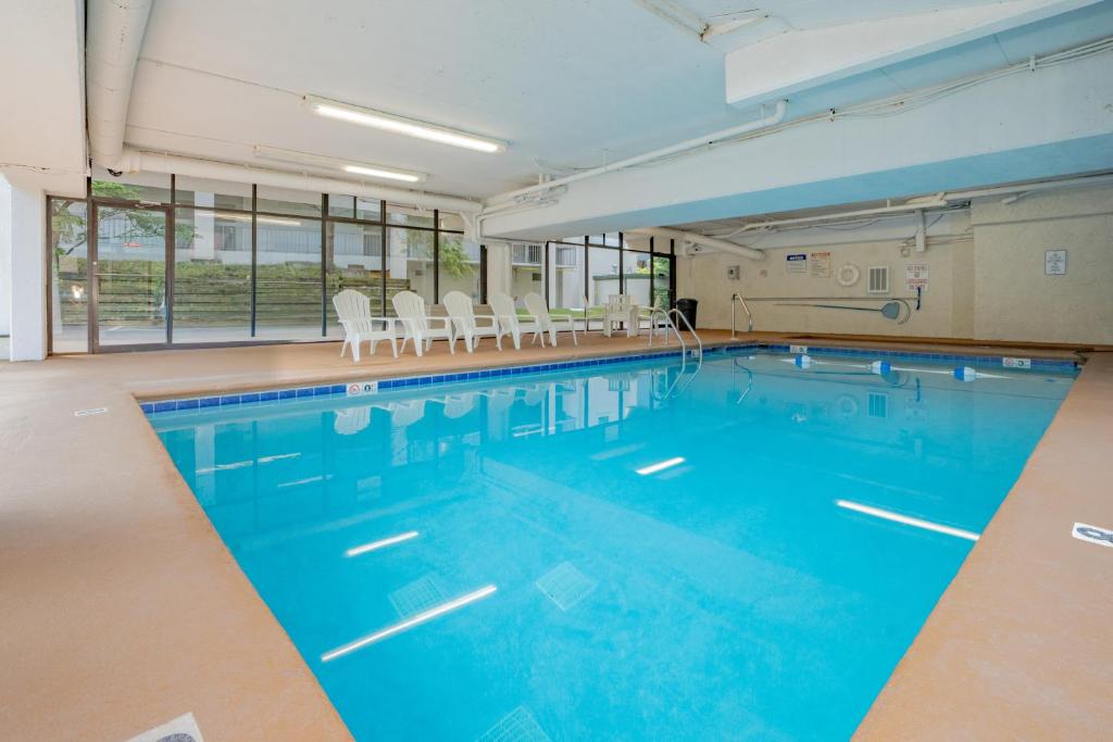 Swimming pool, Oak Square Rentals in Gatlinburg (TN)