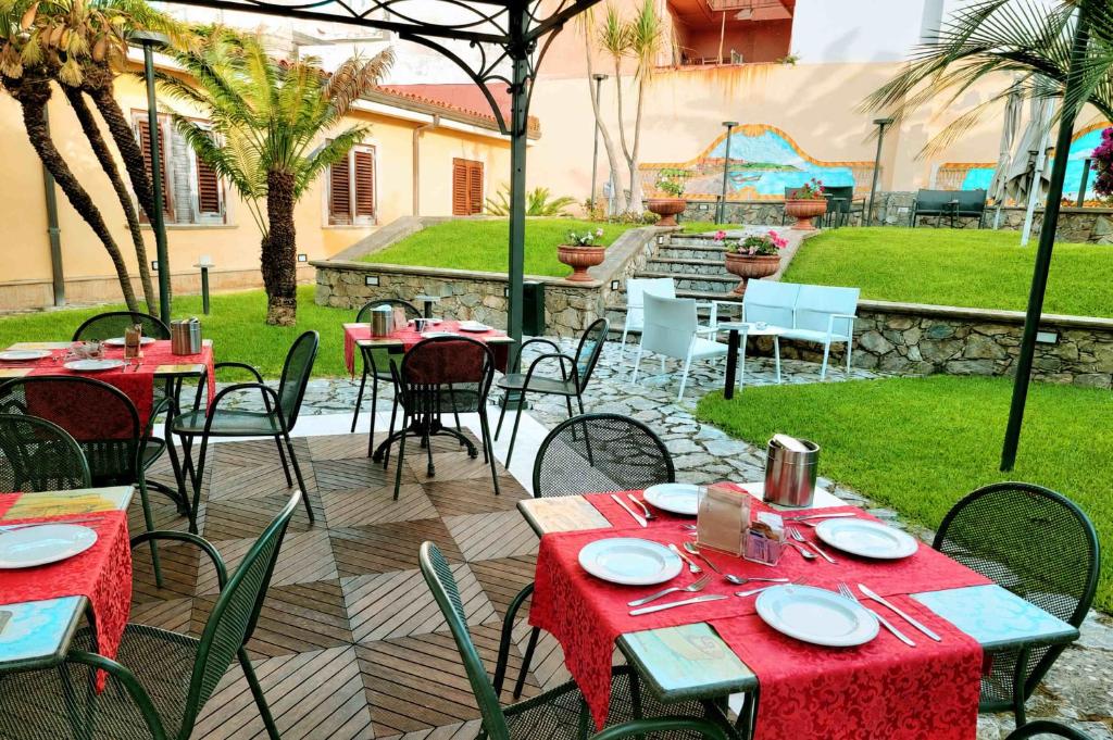 Hotel Garibaldi - 4