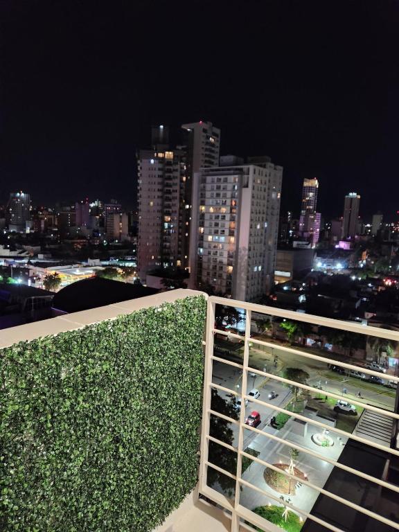 Apartment Centrally located, unobstructed view, and garage - 3