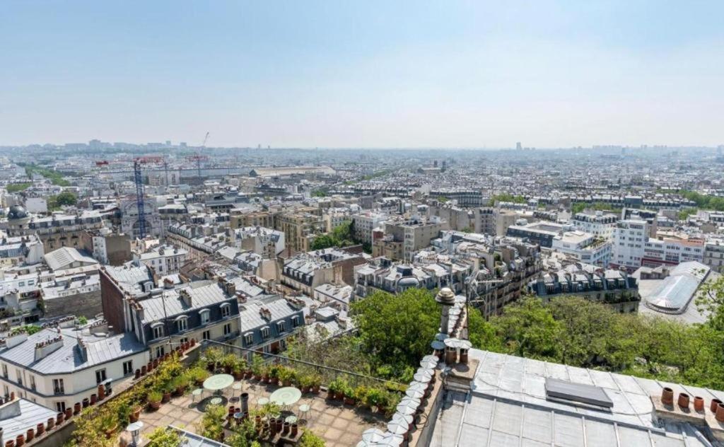 LAST FLOOR - SACRE COEUR 2 Bedrooms - 2