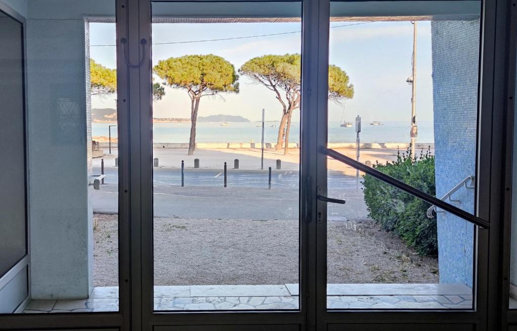 Appartement sur la grande plage de La Ciotat, calme, climatisé, avec garage privé - 4