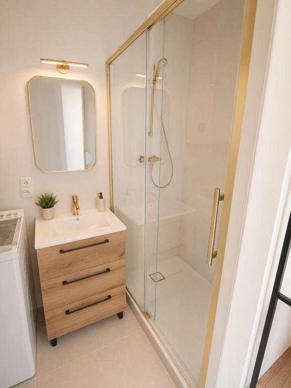 Écrin Prestige, T2, 4P, AC, Cœur du Vieil Antibes - 4