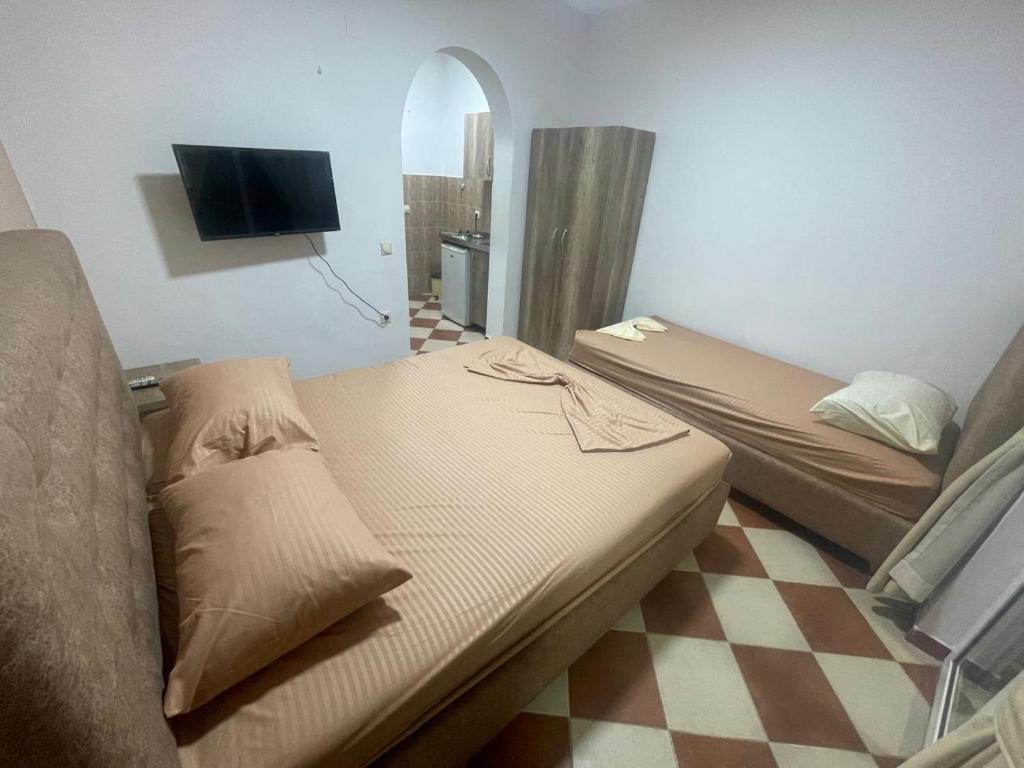 Kodra Apartments - 3