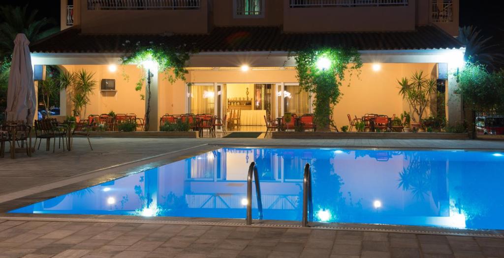 スイミングプール