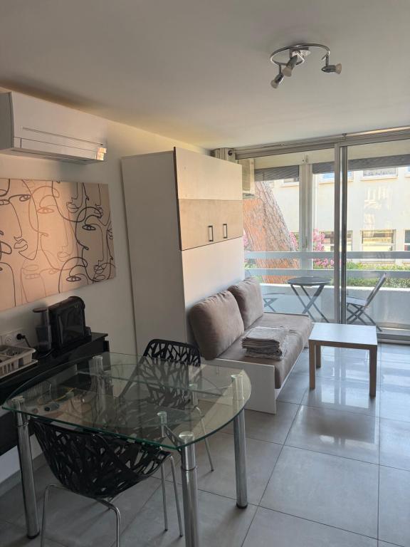 Superbe studio climatisé sur le port de Hyeres - 3