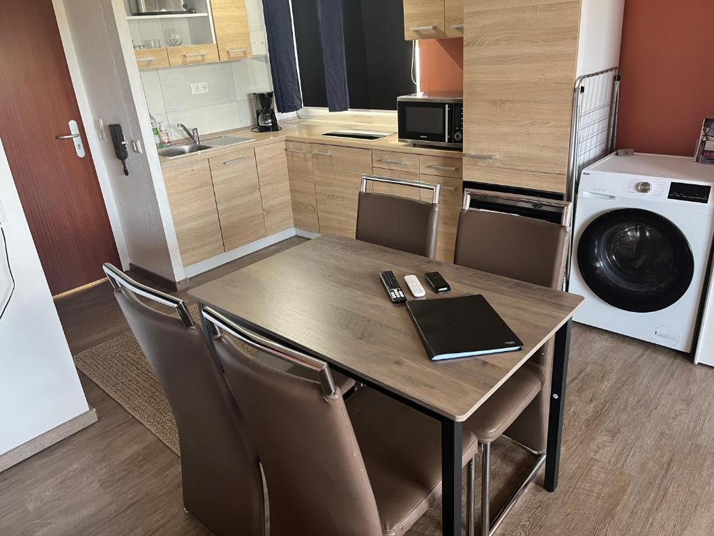 schönes Apartment mit Festungsblick - FREE Parking - - 2