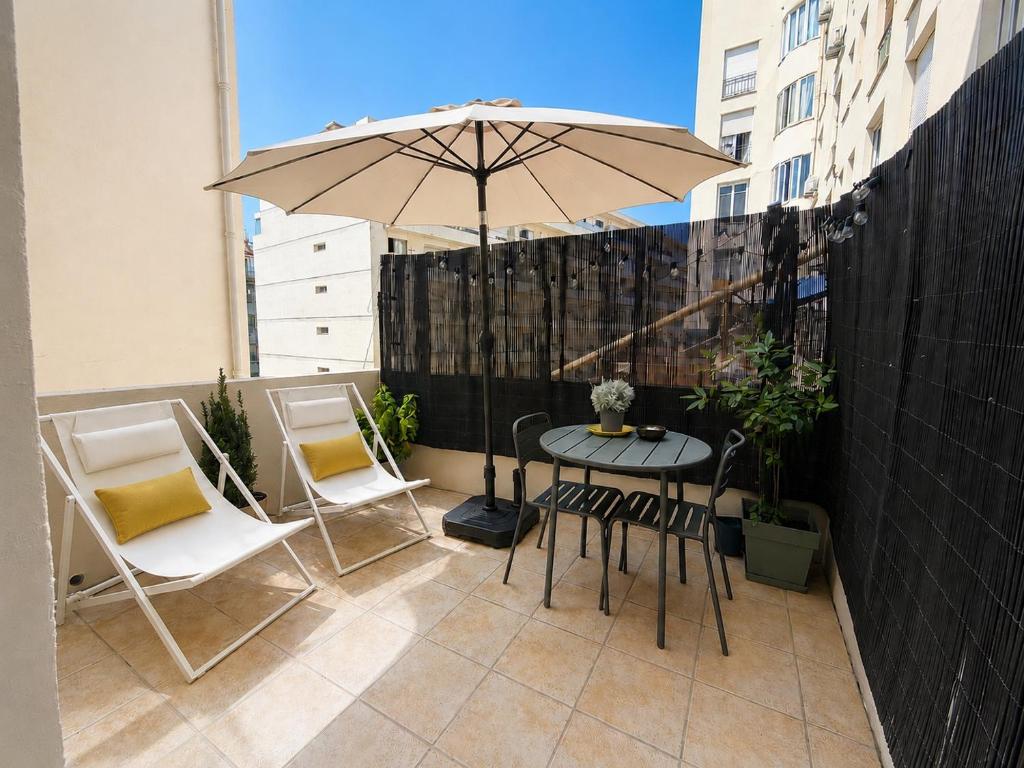Central studio and sun terrace - 1