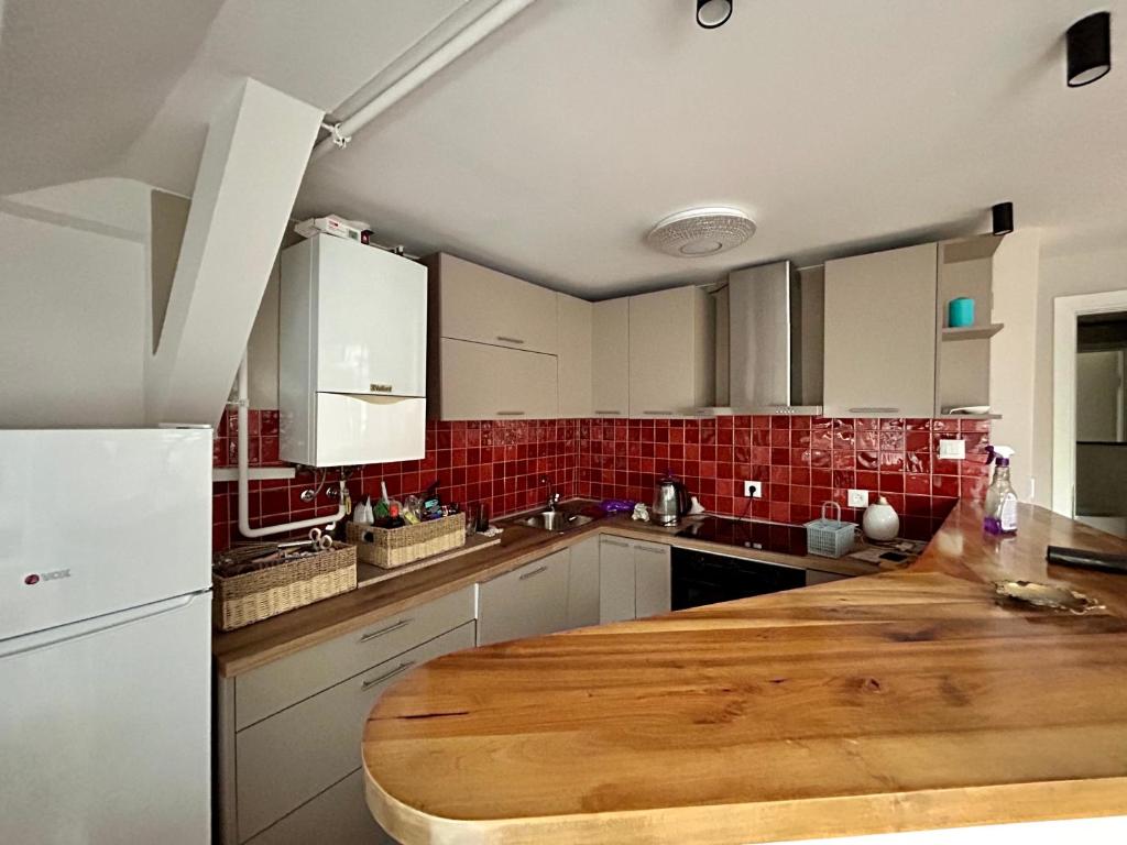 Central attic apartment in a heritage building - 3