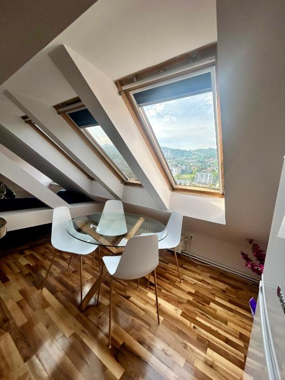Central attic apartment in a heritage building - 2