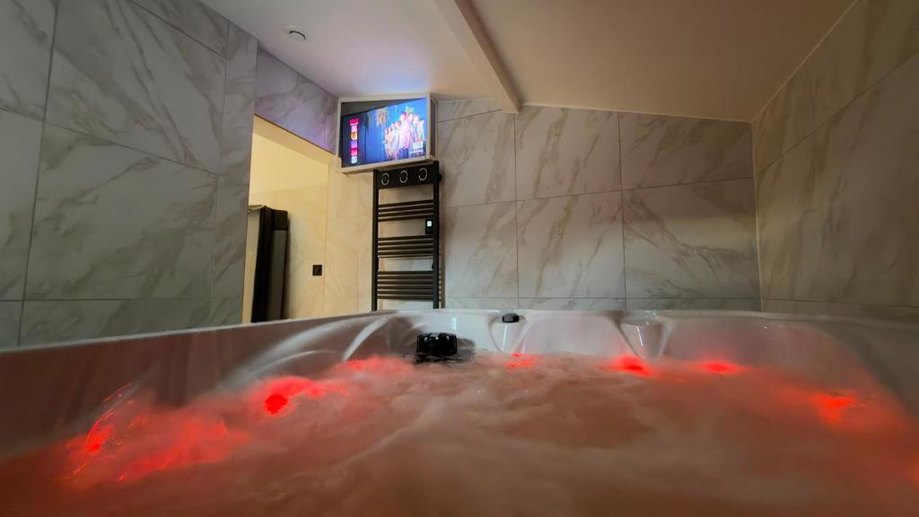 Home cinéma jacuzzi - 1