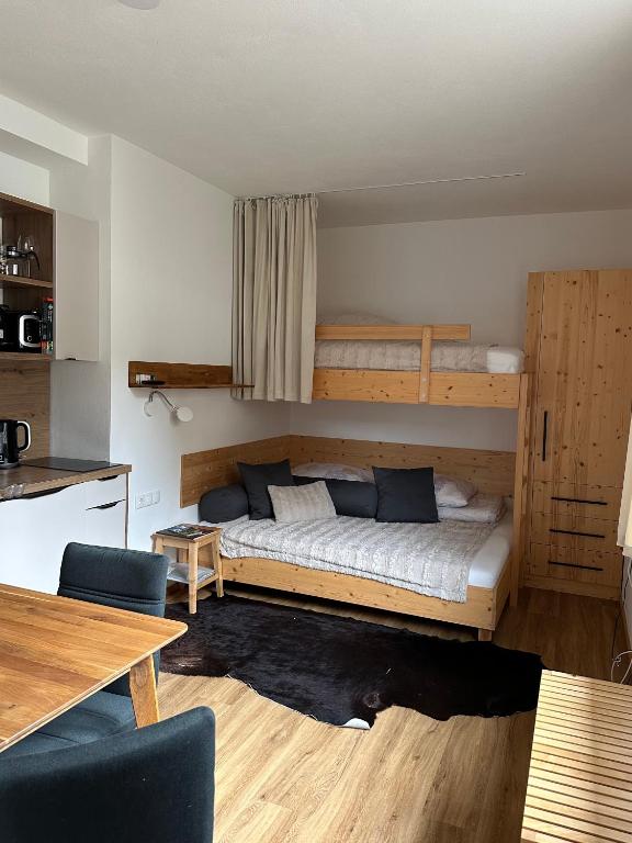 Apartment 225 - 2