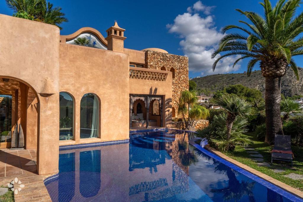 Villa Alhambra Del Portet by Abahana Luxe - 3