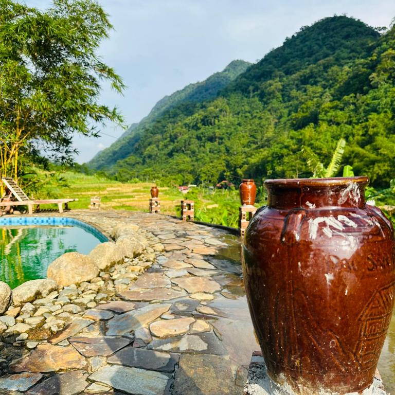 Pu Luong Riverside Lodge