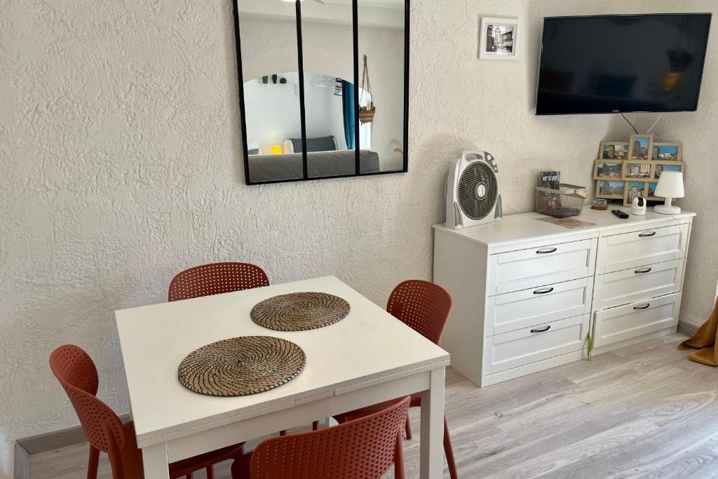 "LA PIOL" apartment in the heart of Hyères - 4