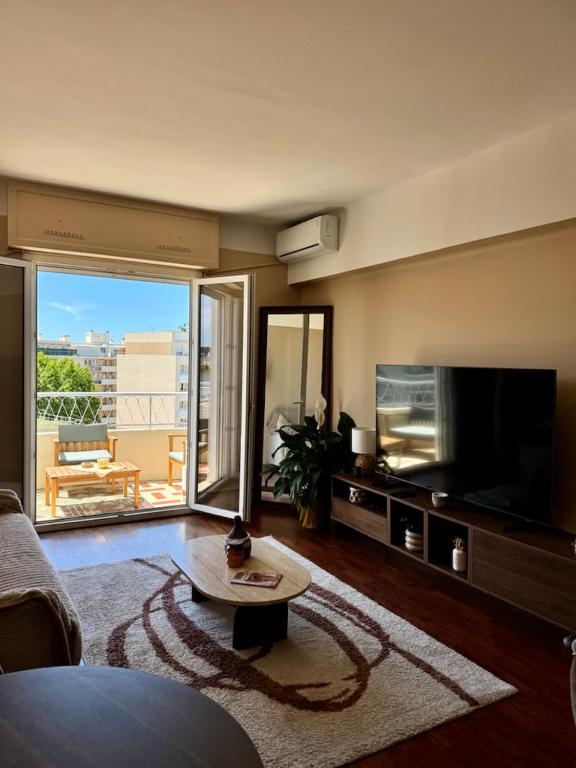 Appartement moderne au centre de Juan les Pins - 1