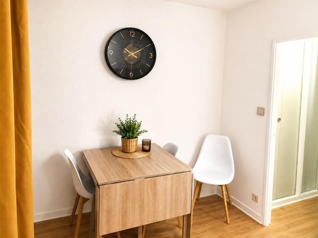 studio cosy avec terrasse à 80m de la plage - 3