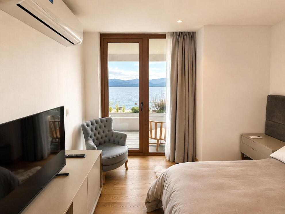 Lakeshore - Premium complex with Pool, Gym and Spa - 2