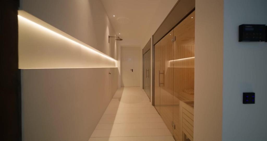 Villa with outdoor heated pool, sauna and fireplace - 4