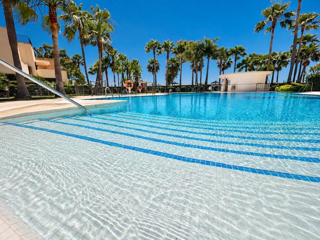 Immerse yourself in an oceanfront paradise - 4