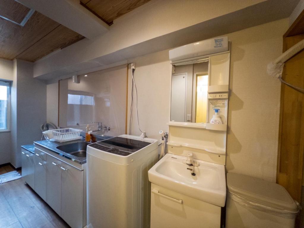 KANDA HOUSE!! Shin-Okubo Walkable Modern Stay with Shinjuku Access