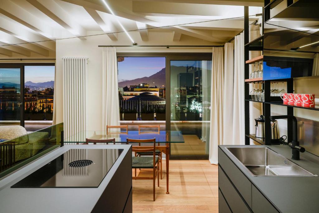 Skyline Penthouse - 2