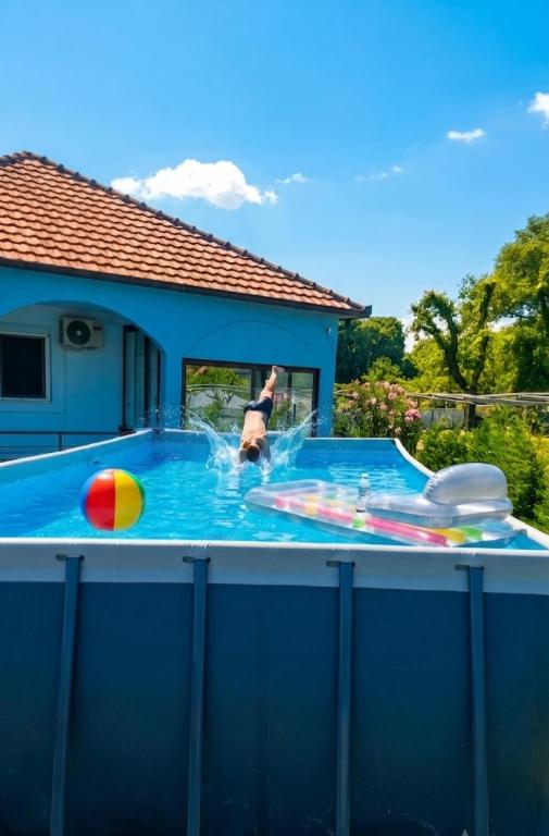 Hidden Oasis PeSa - Luxury Villa with Pool & Spa - 1