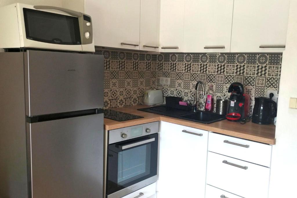 Flat with terrace in Sanary-sur-Mer - 5
