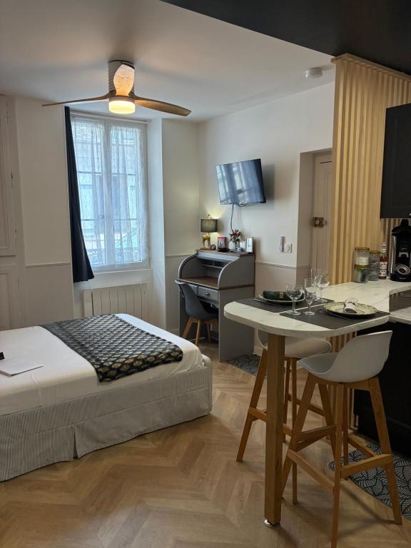 Le Studio Haslay SERAUCOURT en plein cœur de ville de BOURGES - Charme de l ancien et confort contemporain - 3