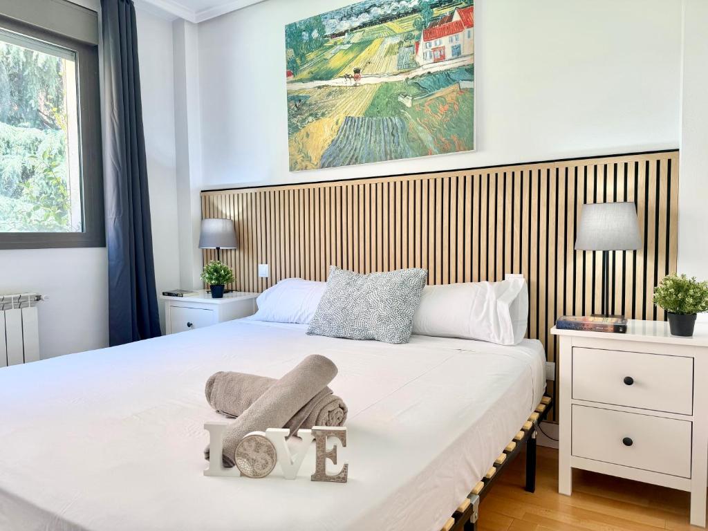 Premium 7 Bdr Villa Terrace & Parking by TuriVida - 3