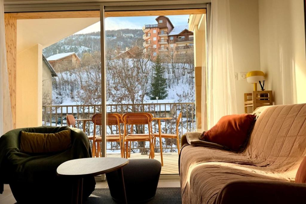 Appartement neuf avec vue sur les montagnes - 3