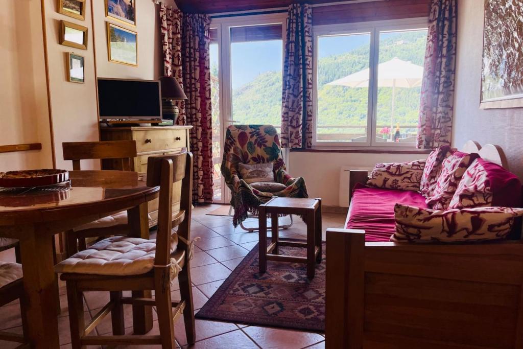 Apartment for 4 with with nice view of Briançon - 2
