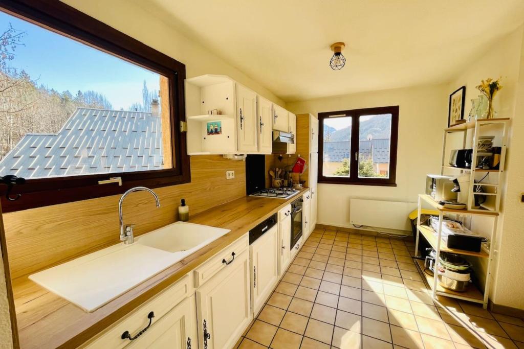 Pretty F4 house with loggia in Briançon - 4