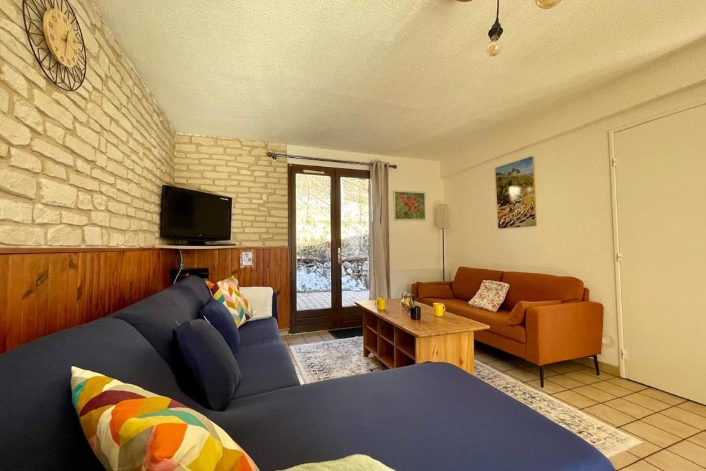 Pretty F4 house with loggia in Briançon - 3