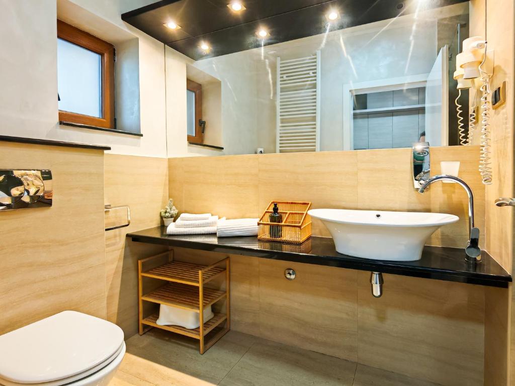DivaLux New Suite B Boutique Hotel with AC and Wi-Fi - 4